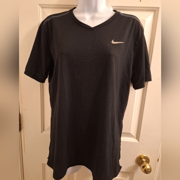 Nike dry fit tee shirt M - Picture 1 of 6